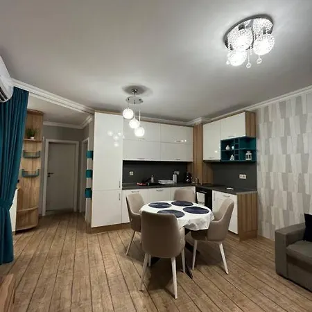 прекрасен и тих двустаен апартамент Turquoise Blue Flower Apartment Varna